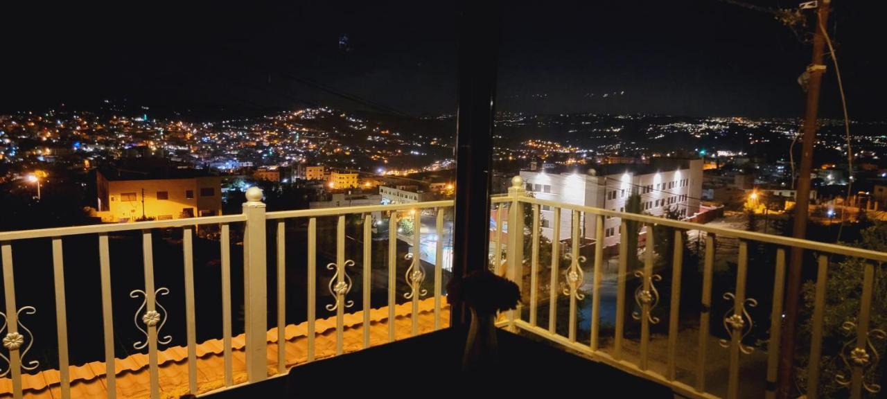 Atoom Lodge Джераш Екстериор снимка