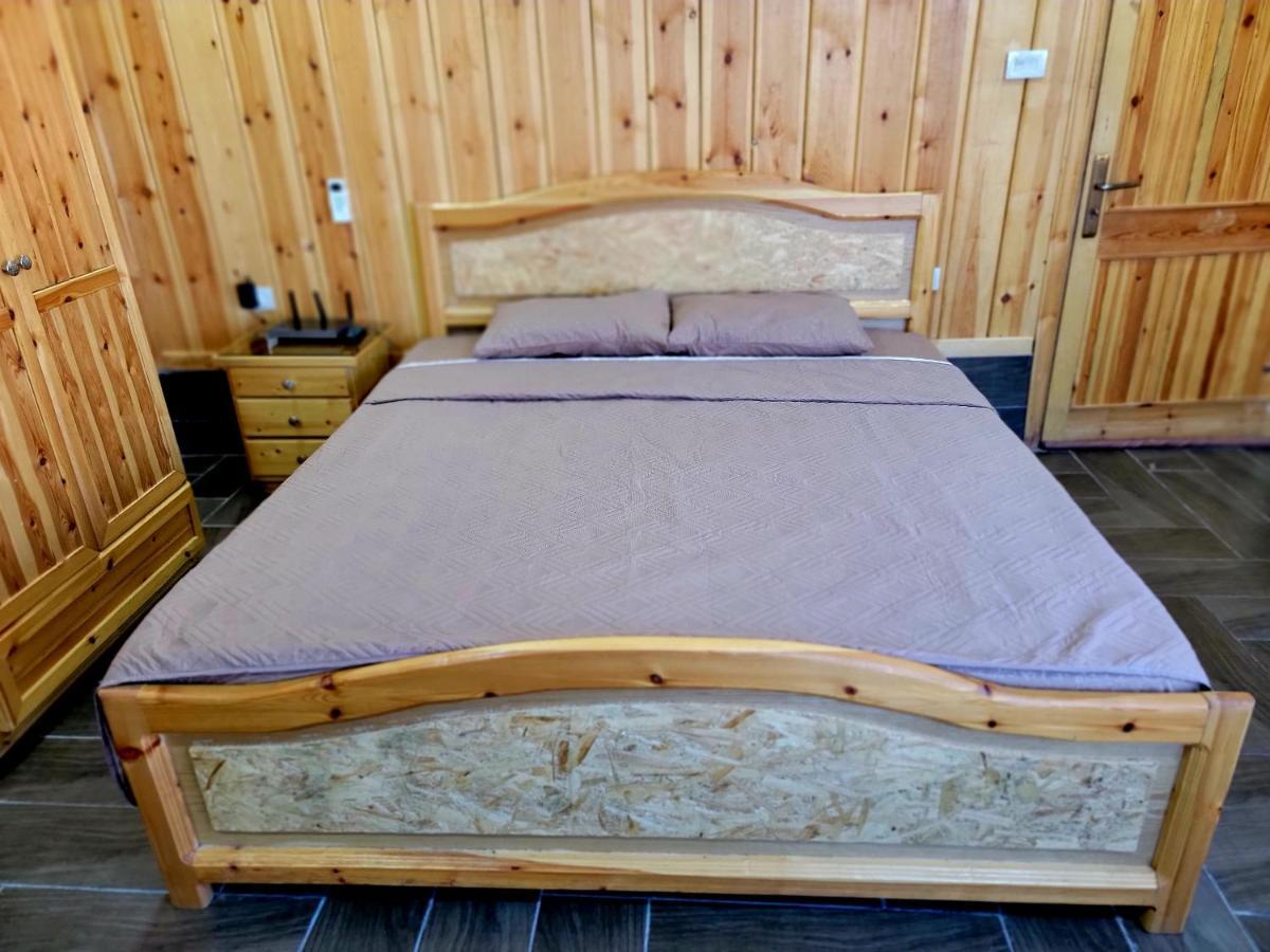 Atoom Lodge Джераш Екстериор снимка