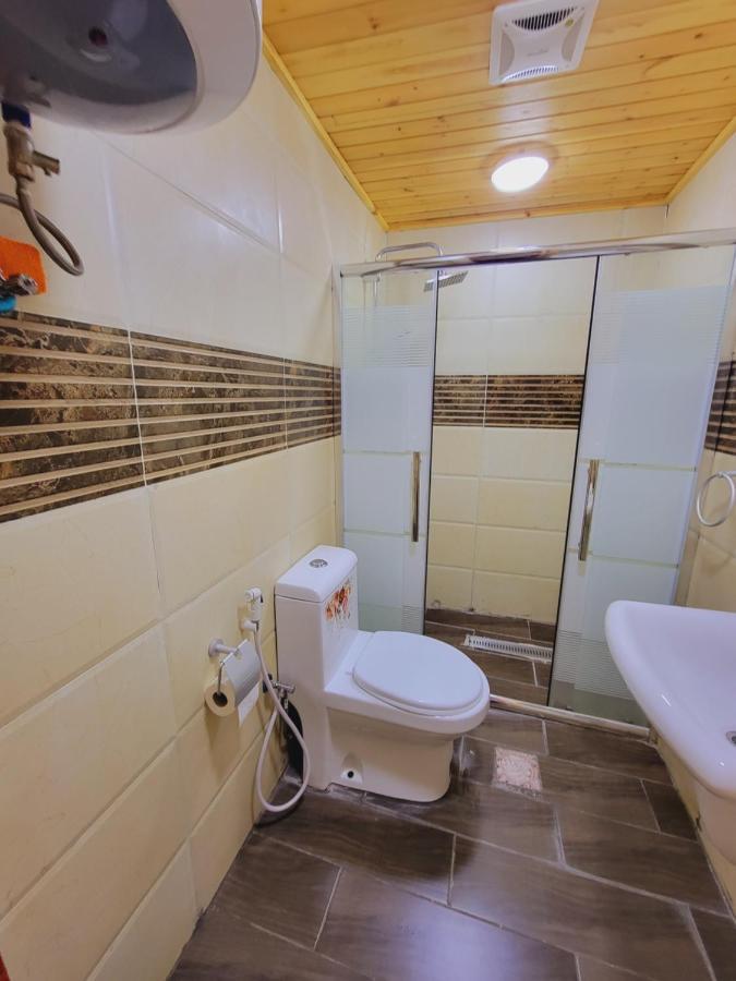 Atoom Lodge Джераш Екстериор снимка