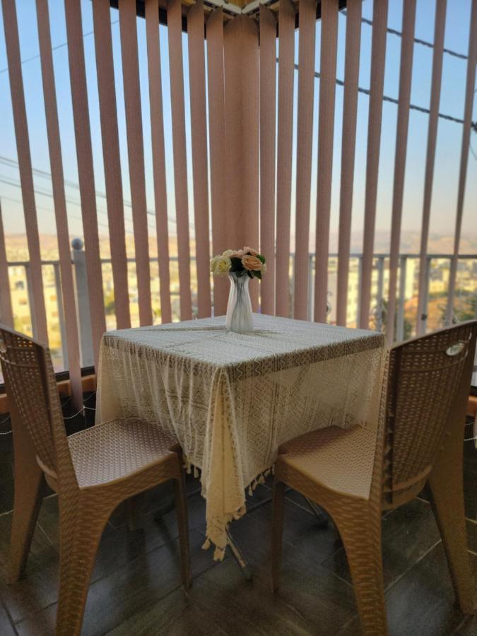 Atoom Lodge Джераш Екстериор снимка