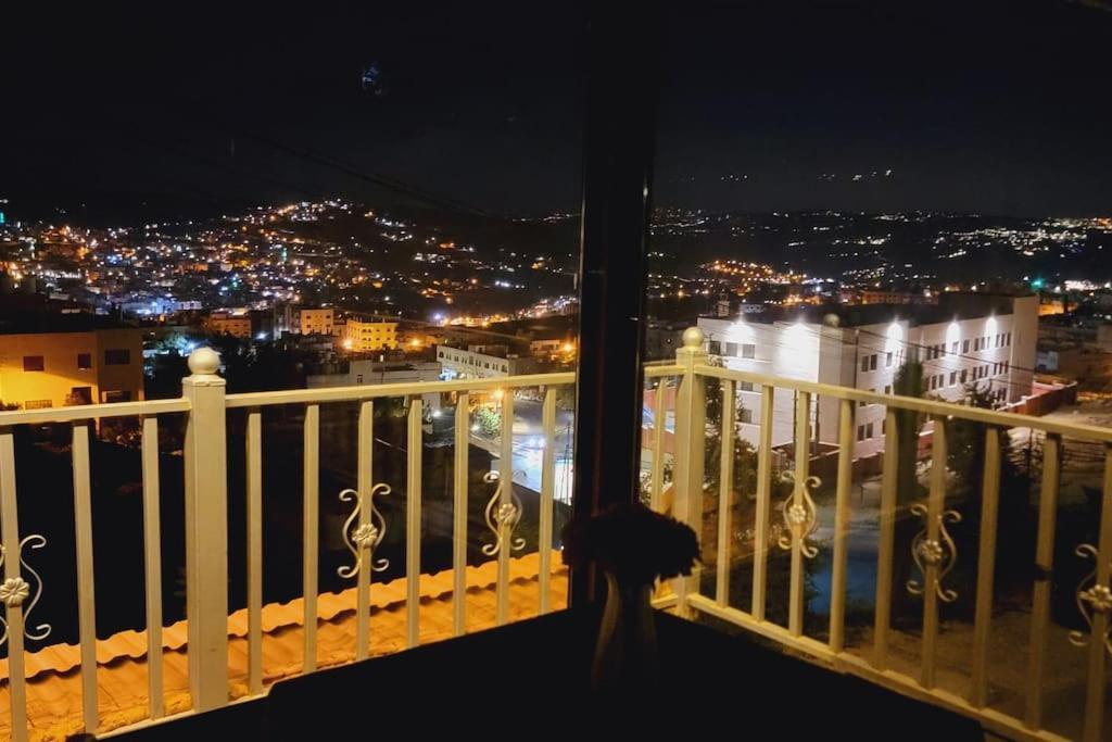 Atoom Lodge Джераш Екстериор снимка