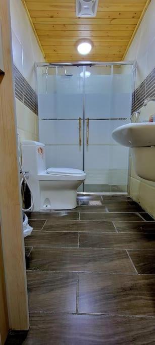 Atoom Lodge Джераш Екстериор снимка