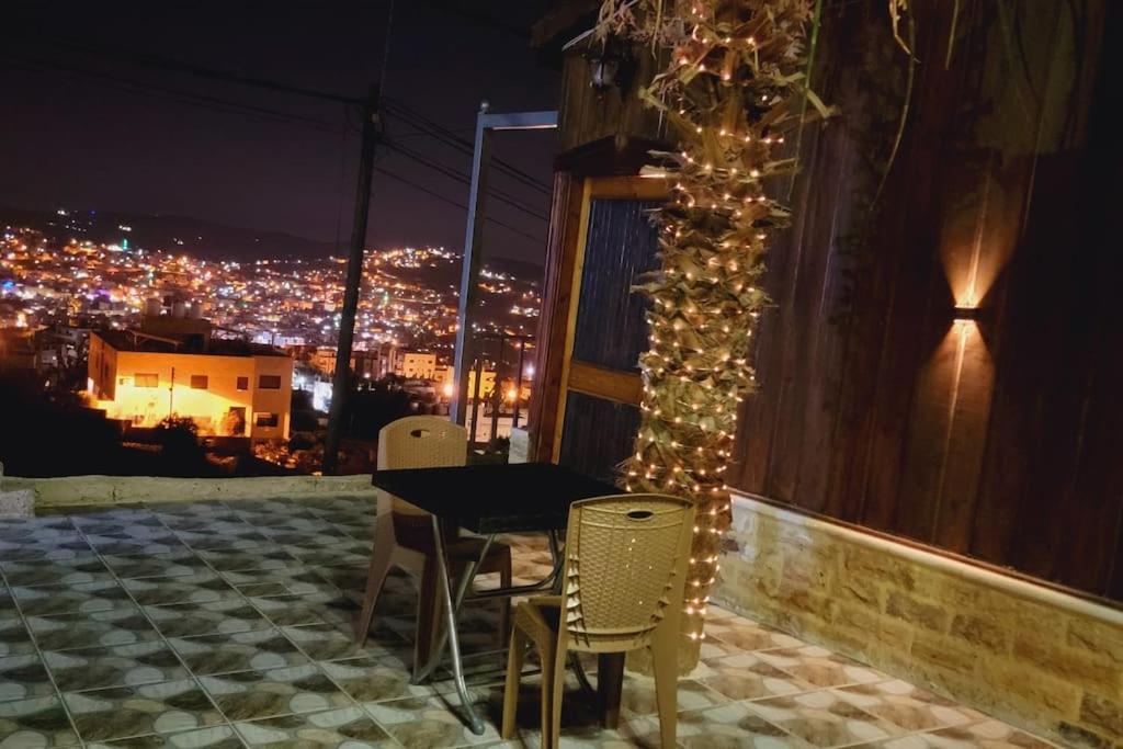 Atoom Lodge Джераш Екстериор снимка