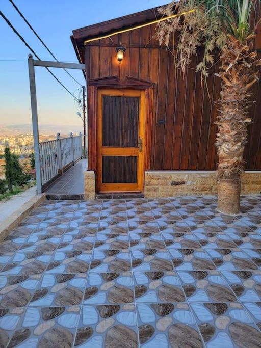 Atoom Lodge Джераш Екстериор снимка